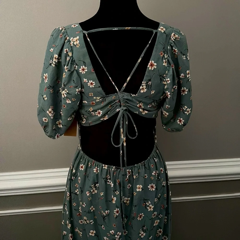 Just Found Floral Sage Green Cottage-core midi dress. NWT 🌿 - Picture 7 of 11